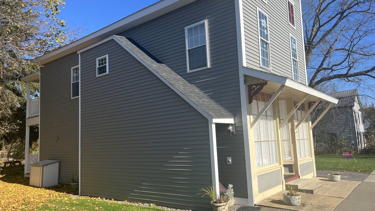 Milford Apartment | Charming 1st floor apt. in Milford, under 5 minutes to Dreams Park
