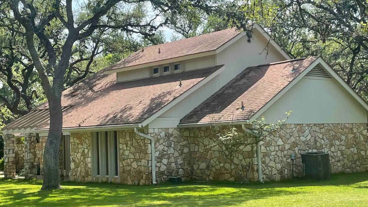 Round Rock Other | Charming 2 Acre Country Home - Deer Trails - Book Your Country Getaway!