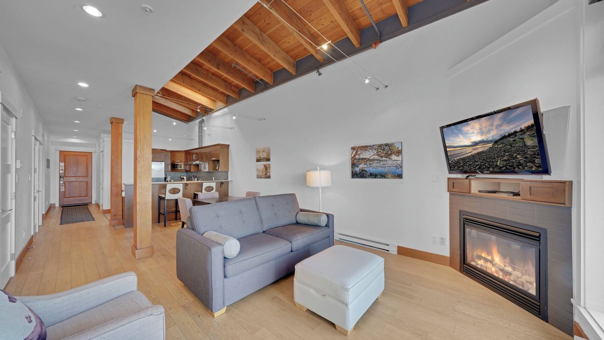 Ganges Condo | Charming 2-bdrm condo on marvelous Salt Spring Island - Dog Friendly! - Unit 102
