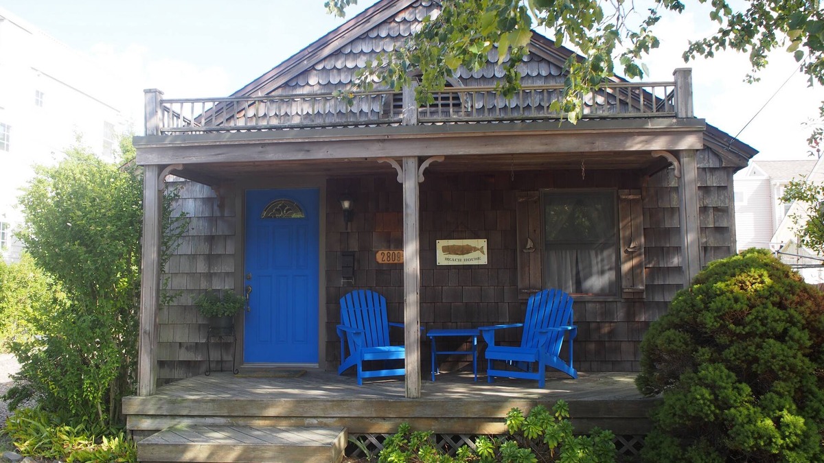 Beach Haven Gardens House | Charming 2 Bedroom Single Family Cottage - Five Star Ratings and Repeat Renters