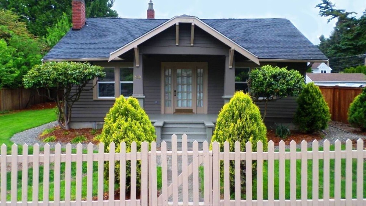 Olde Town House | Charming 2 bed/1 bath Craftsman 1 block from downtown Issaquah