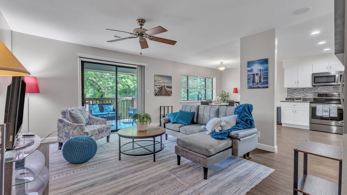 North Raleigh Apartment | Charming 2-bed 2-bath Apartment with WiFi, AC in lovely North Hills, Raleigh