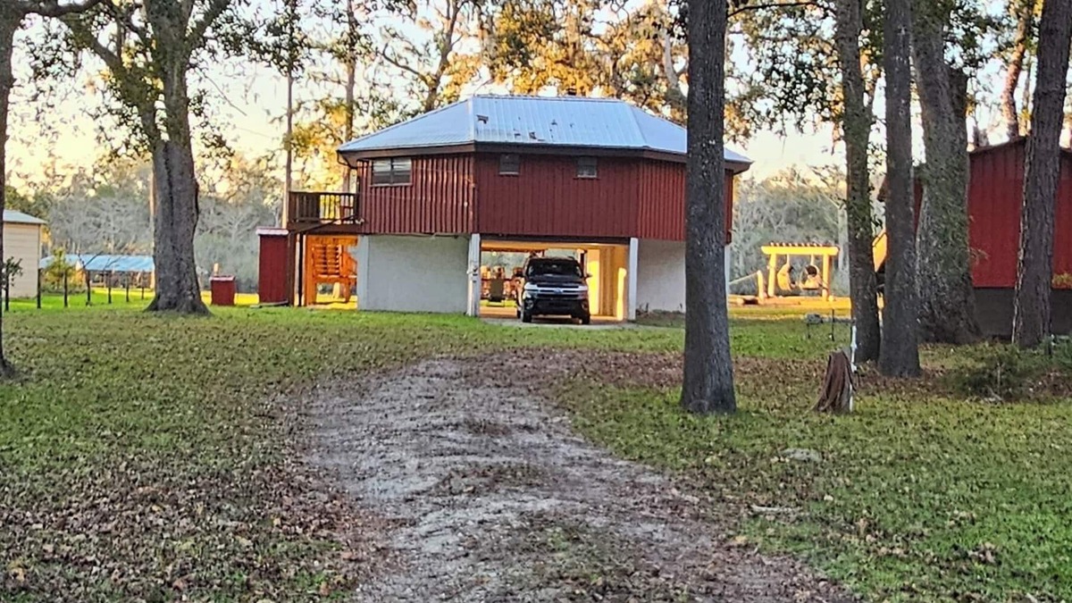 Bell House | Charming 2 Bed/2 Bath On the Suwannee River near Rock Bluff Springs.