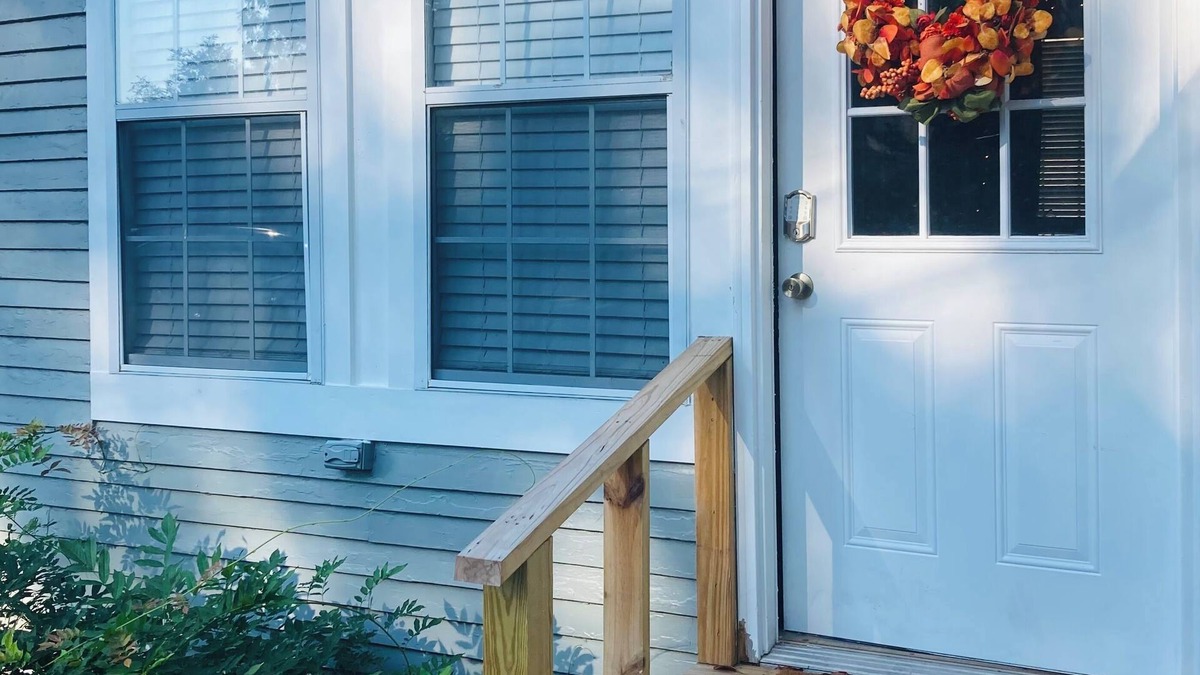 Jonesboro House | Charming 2 bed 2 bath urban cottage near Historic Downtown Jonesboro