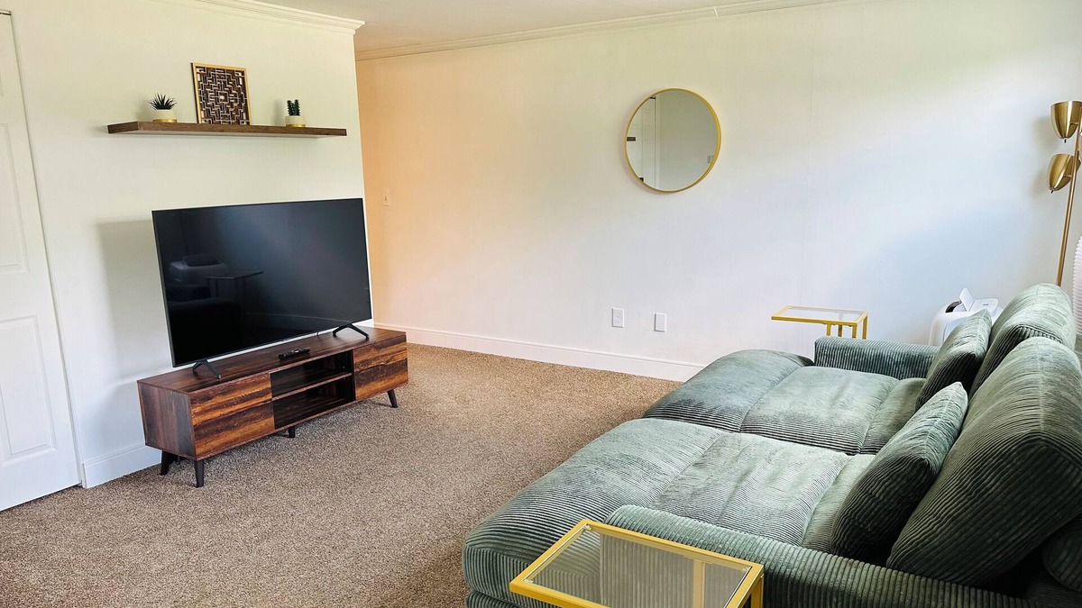 Whittaker Apartment | Charming 2 Bed Apartment by Ann Arbor