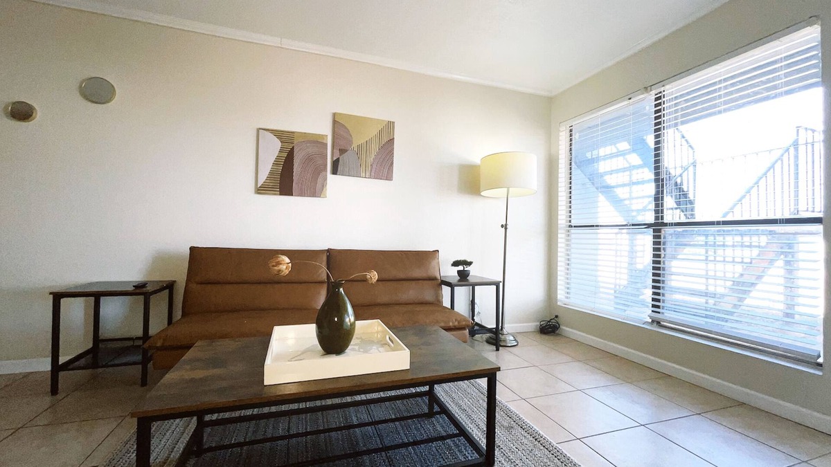 Monahans Apartment | Charming 2-Bed Apartment