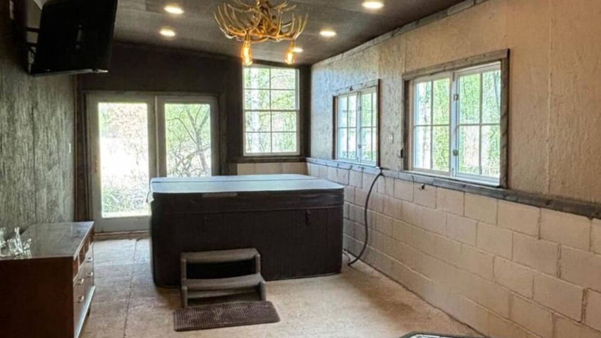 Grand Rapids Cabin | Charming 2-bed cabin one mile from public landing on Lake Pokegema w/Hot Tub
