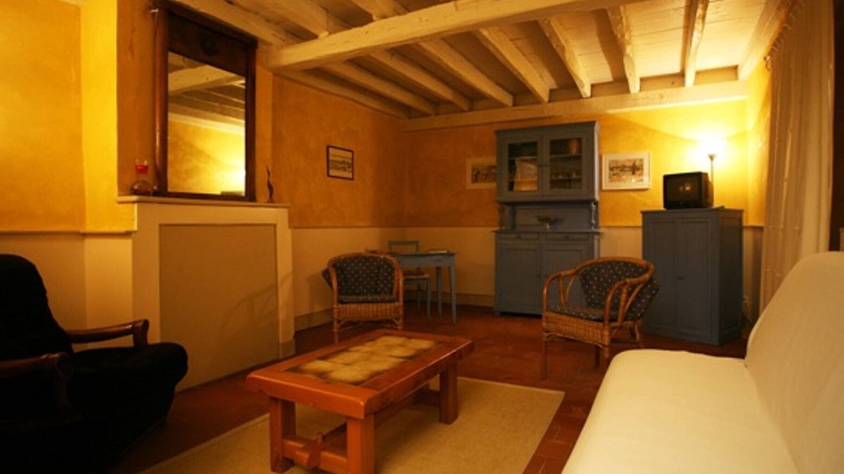 Le Veurdre Cottage | Charming 2-Bed Cottage with Castle Views, Garden, BBQ, Close to Nevers & Magny-Cours