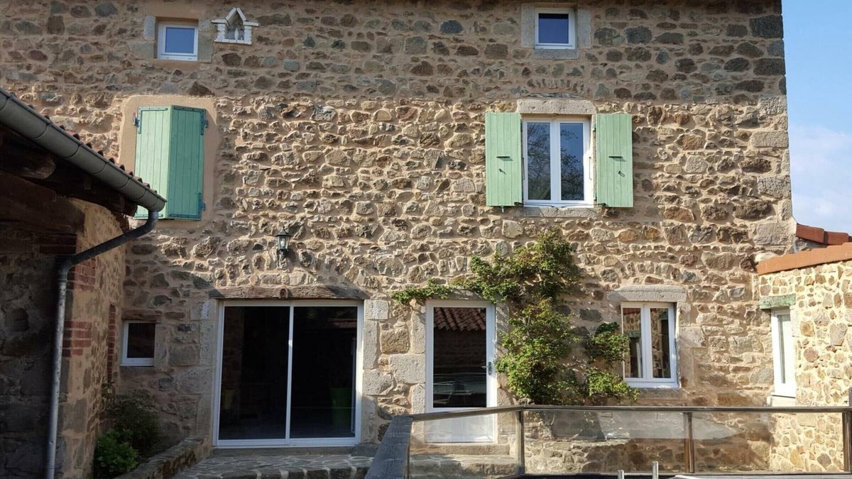 Pilat Rhodanien Cottage | Charming 2-Bedroom Cottage with Private Pool, Covered Terrace, and Free Linens