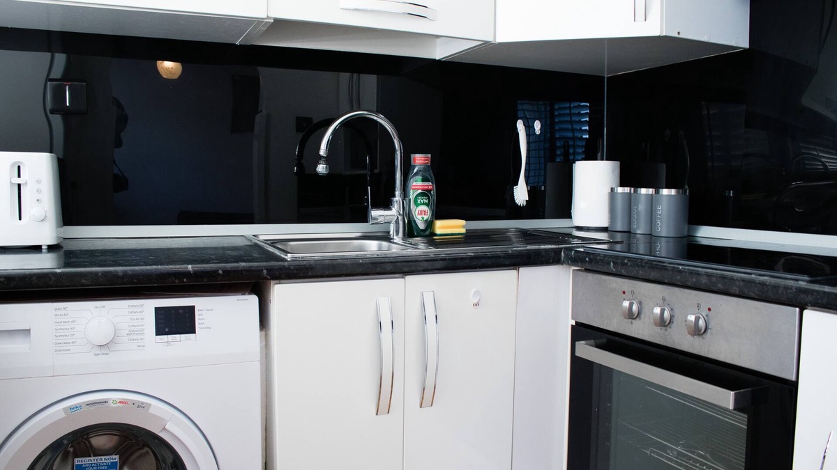 North End Apartment | Charming 2-bed Fully Furnished Apartment in London