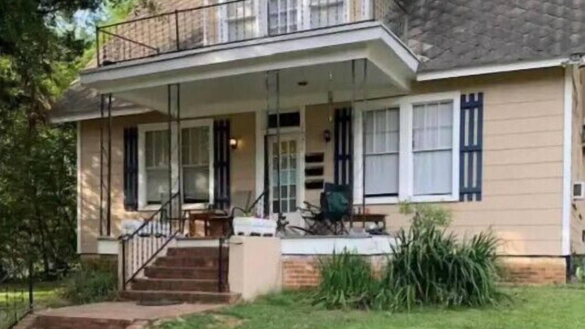 Vicksburg Apartment | Charming 2 bed-room apartment in heart of town