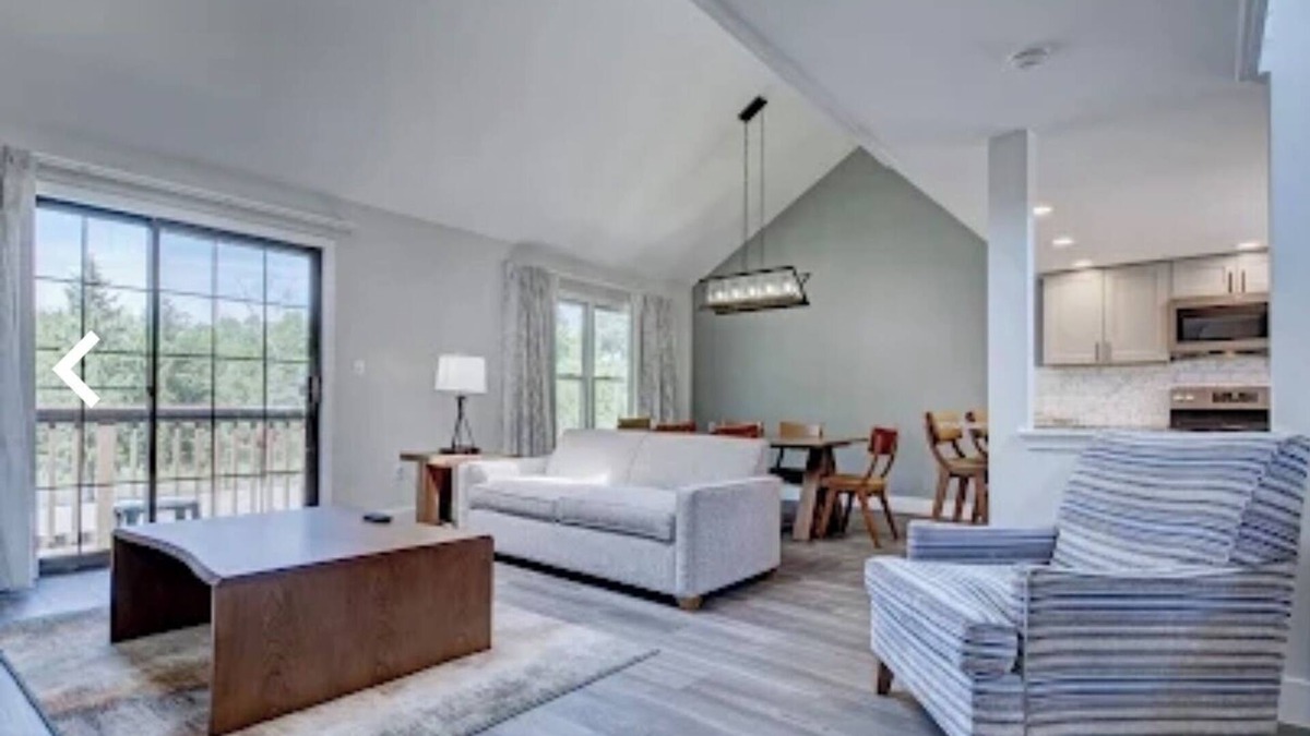 East Stroudsburg Villa | Charming 2-bedroom loft villa in East Stroudsburg with WiFi, fitness room