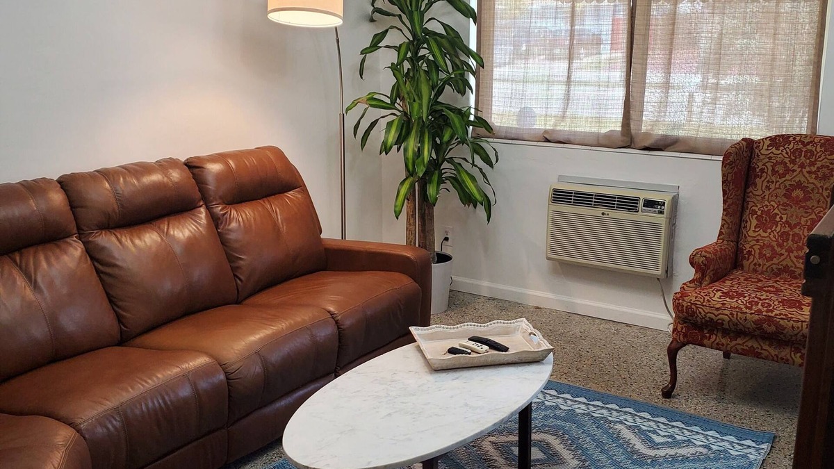 North Lauderdale House | Charming 2-bedroom house in North Lauderdale 20 minutes from beaches