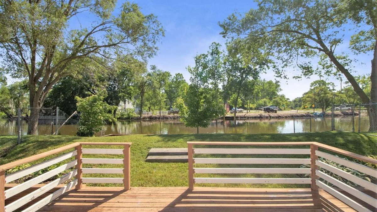 Wayne County House | Charming 2 bed waterfront home in quiet neighborhood w/boat parking!