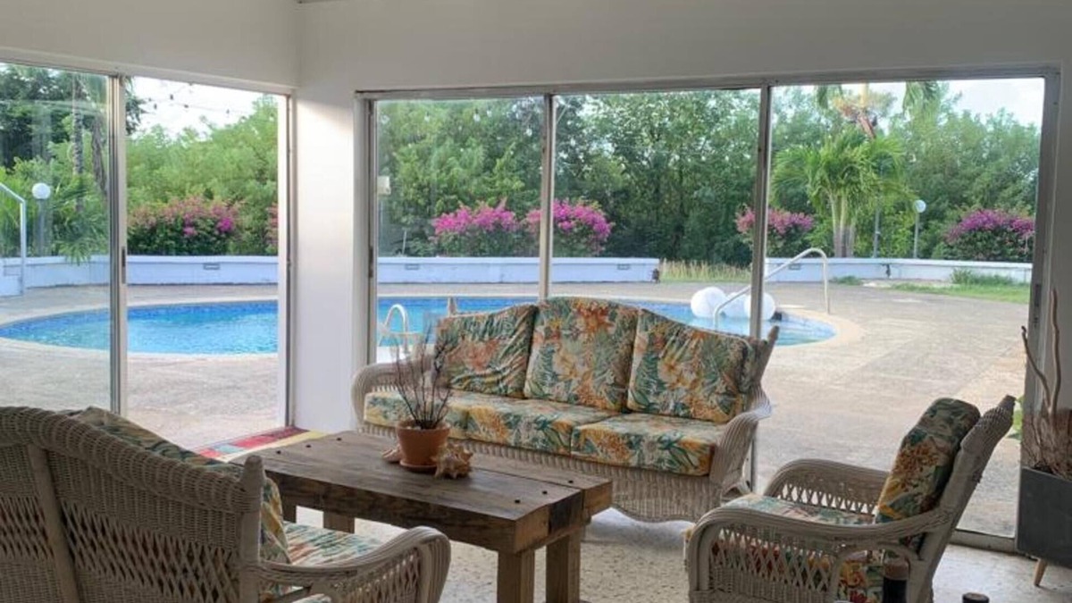 Bethel House | Charming 2-bed with stunning ocean views, breathtaking sunsets & modern interior