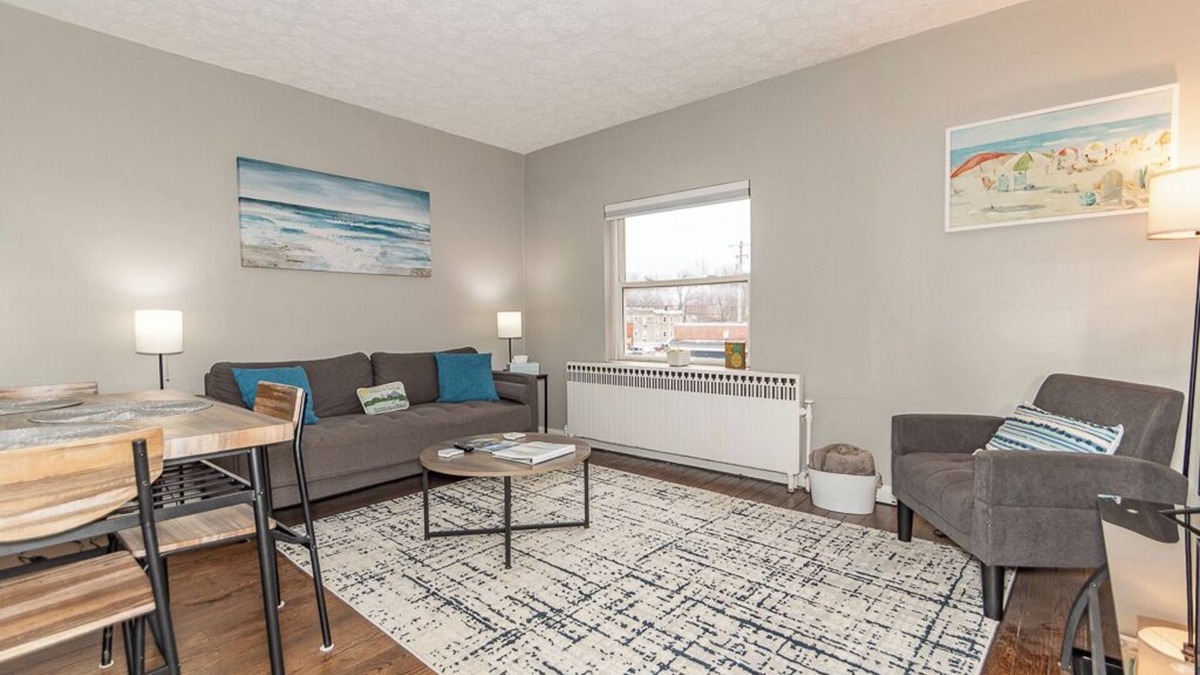 Fairport Harbor Apartment | Charming 2-bedroom Suite with balcony overlooking the Lake in Fairport Harbor