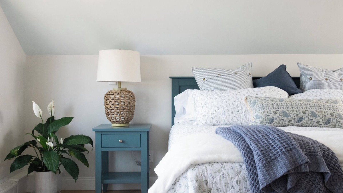 North Kingstown Condo | Charming 2-bedroom escape in the center of historic Wickford Village