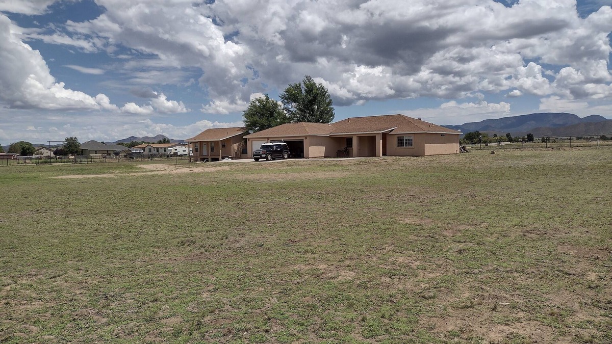 Prescott Valley Cottage | Charming 2-bedroom cottage in wonderful Prescott Valley with WiFi, AC