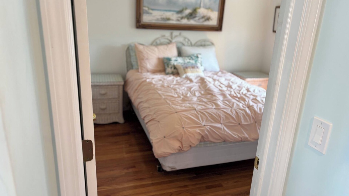 Ortley Beach House | Charming 2-bedroom house on Pelican Island with WiFi and AC