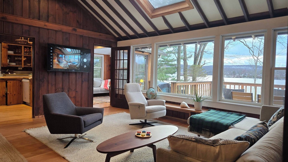Highland Lakes Cabin | Charming 2-bedroom cabin with a stunning view