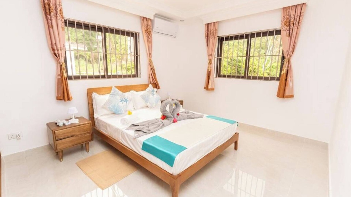 Mare Anglaise Apartment | Charming 2-Bedroom Apartment