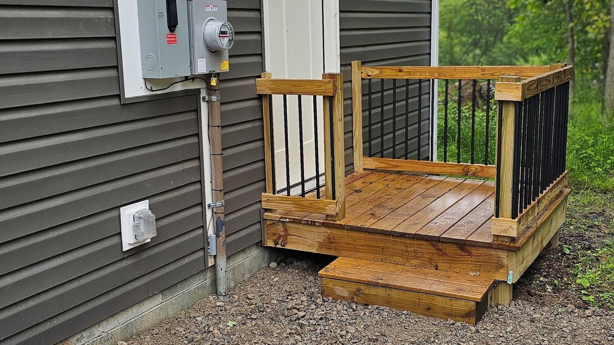 Irwin Cottage | Charming 2-bedroom cottage in Beautiful Milford Center with WiFi, AC