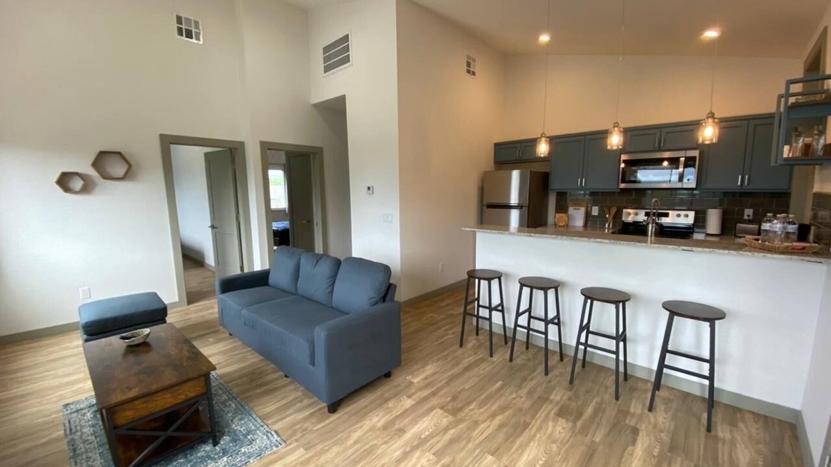 Central Oklahoma City Apartment | Charming 2-bedroom guesthouse with AC and WiFi in brilliant Oklahoma City