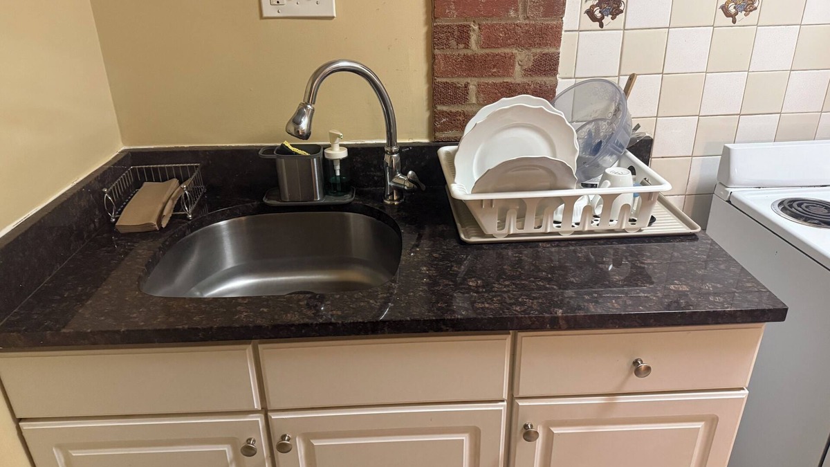 Aspen Hill House | Charming 2-bedroom house with WiFi, AC in peaceful Silver Spring