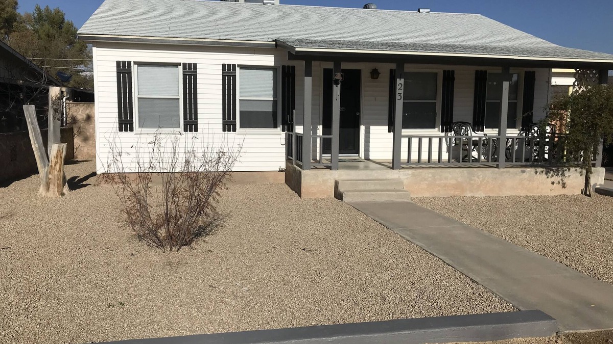 Wickenburg House | Charming 2 bedroom 1 bath home