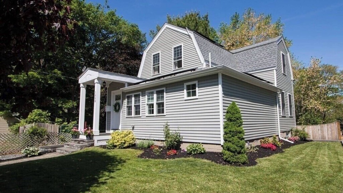 Brockton House | Charming 2-Bedroom, 2.5-Bath Home in Holbrook, MA – Perfect for a Cozy Getaway!