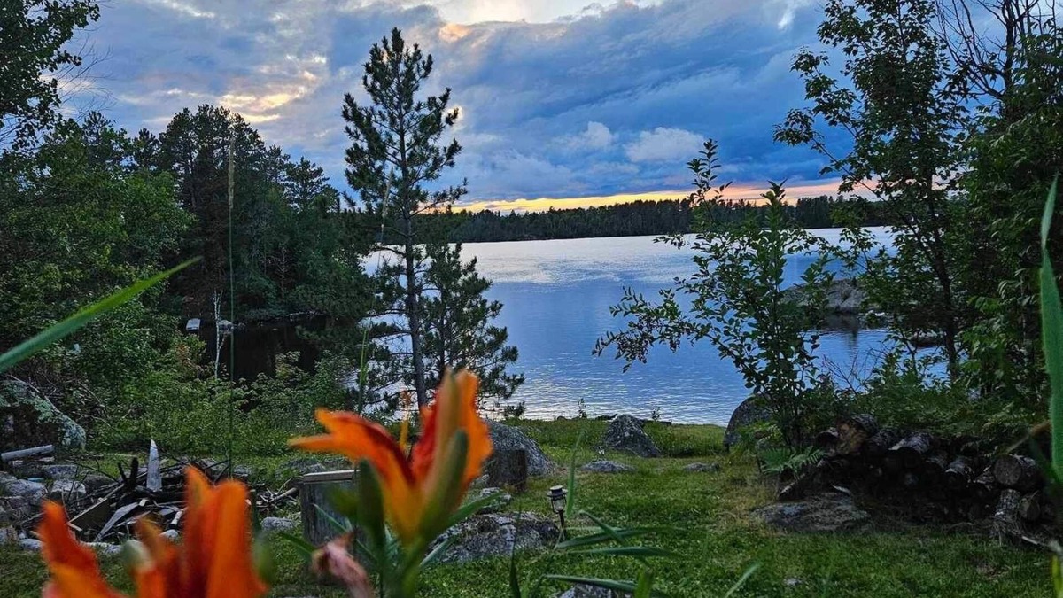 Babbitt Cabin | Charming 2-bedroom 2-bath cabin on beautiful Bear Island lake in Babbitt, MN.