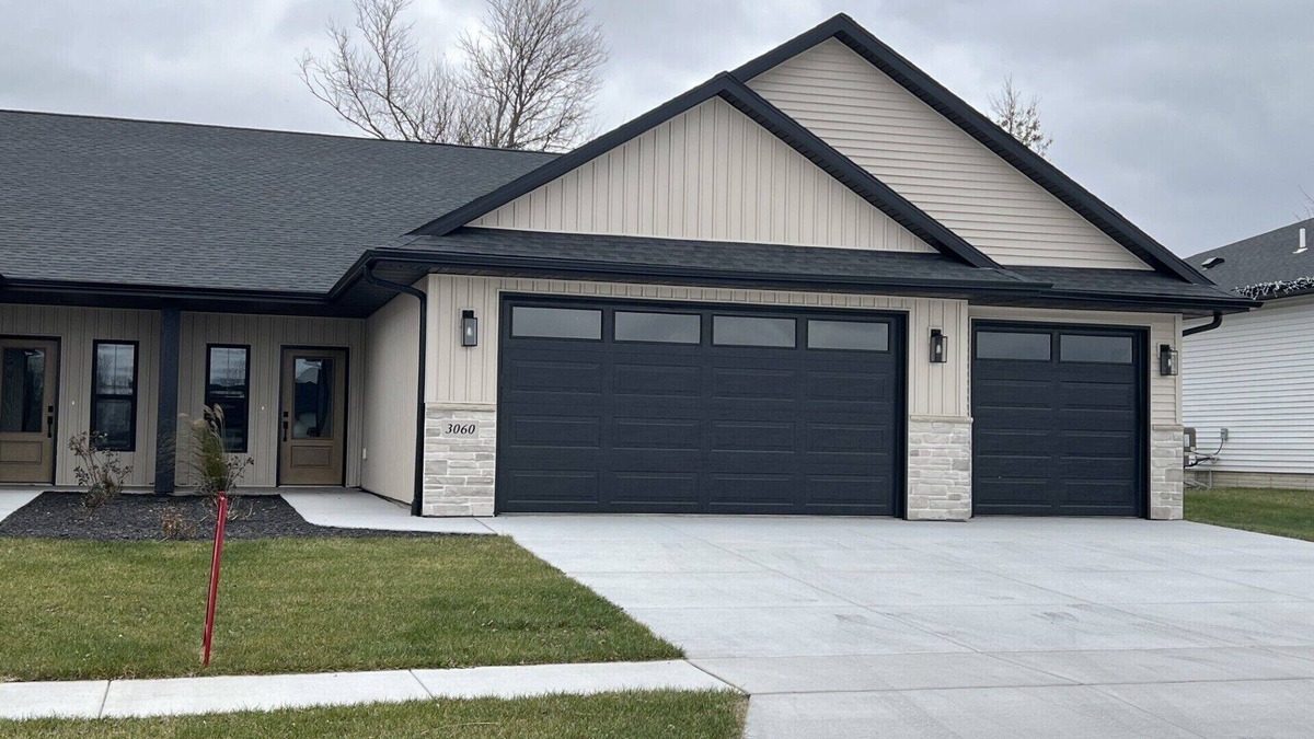 Ely House | Charming 2-bedroom 2 bath townhome with WiFi, AC in peaceful Ely
