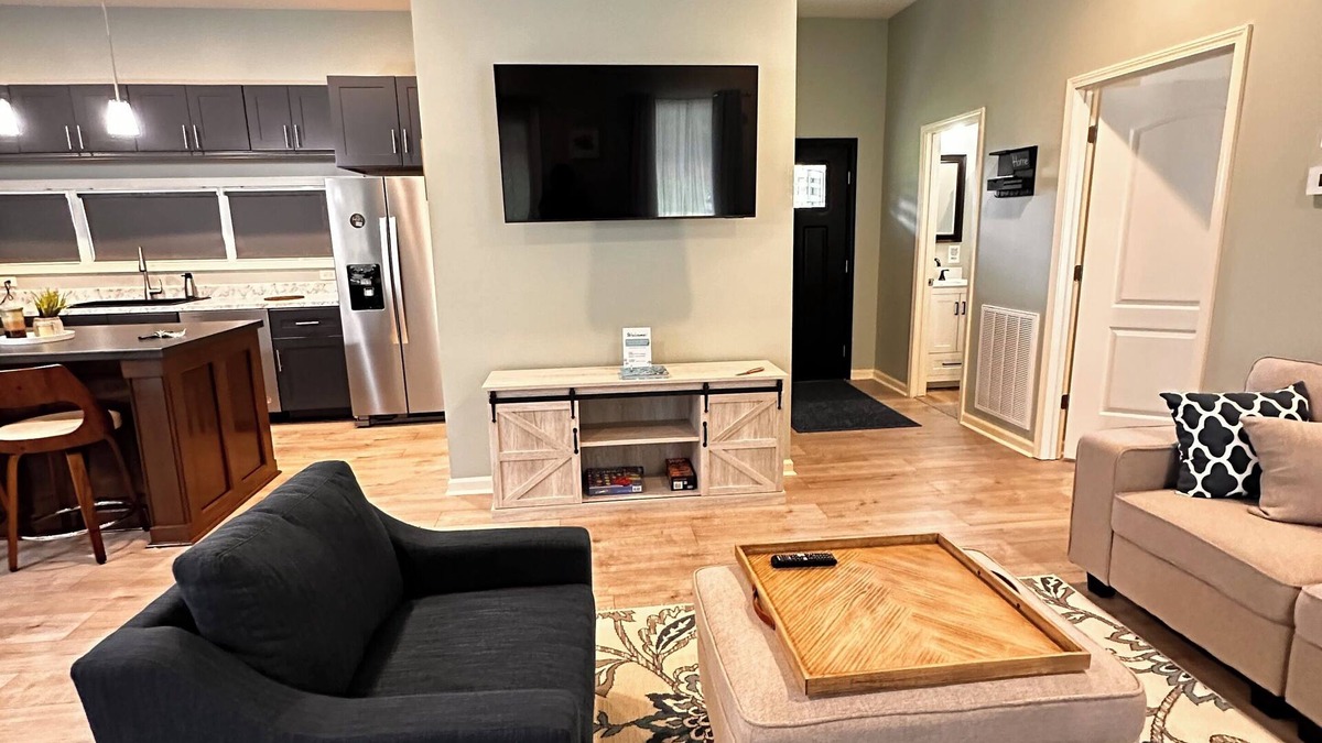 Sarah House | Charming 2-bedroom ,2-bath house in delightful Courtland with AC, WiFi.