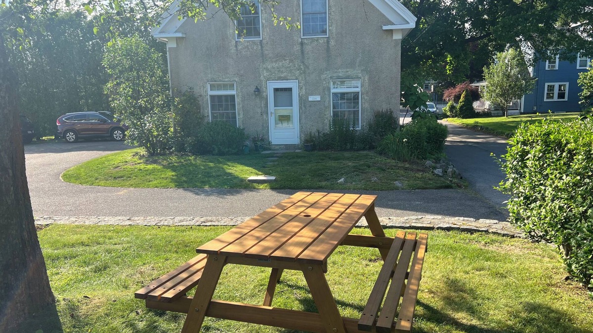 Marblehead Cottage | Charming 2 Bedroom, 2 Bath, Coastal Carriage House in Marblehead