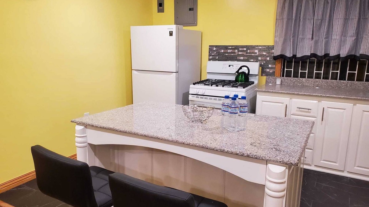 Georgetown Apartment | Charming 2-Bedroom Apartment with AC, WiFi and Parking space inGeorgetown
