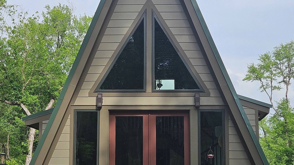 Talisheek Cabin | Charming 2-bedroom A-frame cabin on Bonner Creek, near Bogue Chitto State Park