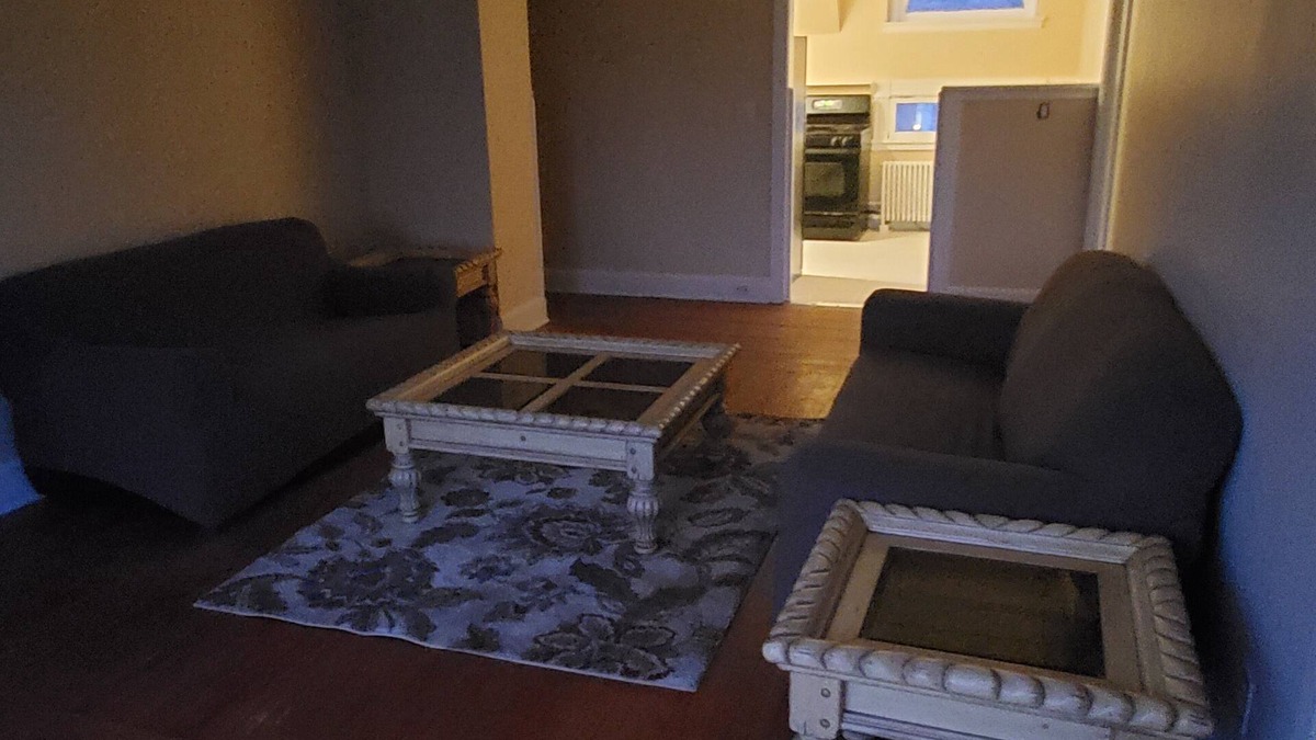 Plainfield Apartment | Charming 2-bedroom apartment in nice Historic Plainfield with WiFi, AC.