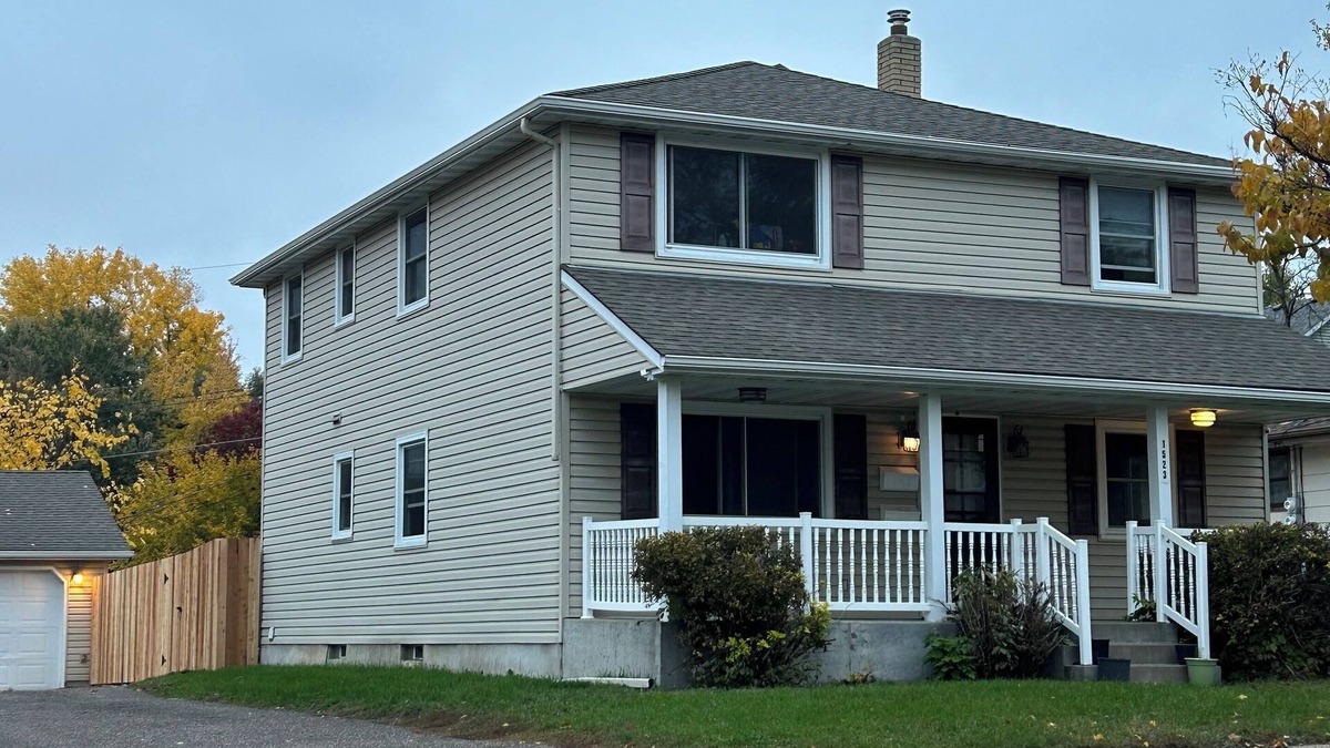 Maplewood Apartment | Charming 2-bedroom apartment with AC, WiFi in superb Saint Pauls Frost Lake area