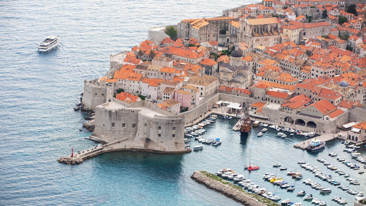 Novi Zagreb Apartment | Charming 2-bedroom apartment with WiFi, AC in lovely Dubrovnik