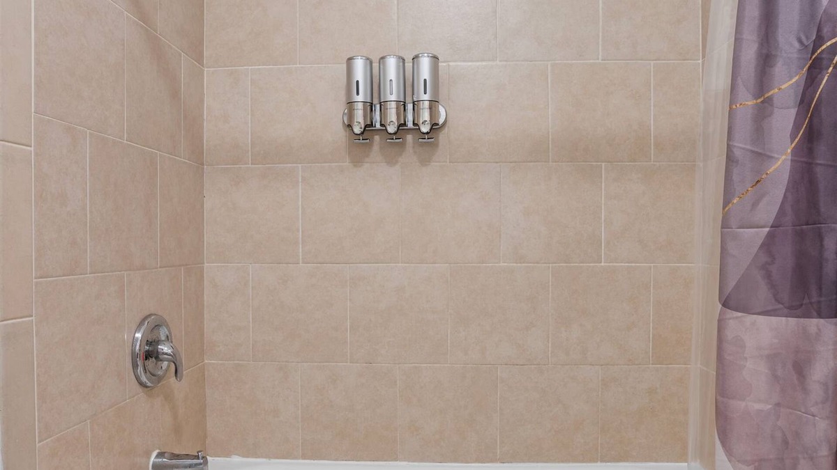 New Haven Apartment | Charming 2-bedroom apartment in lovely New Haven with WiFi
