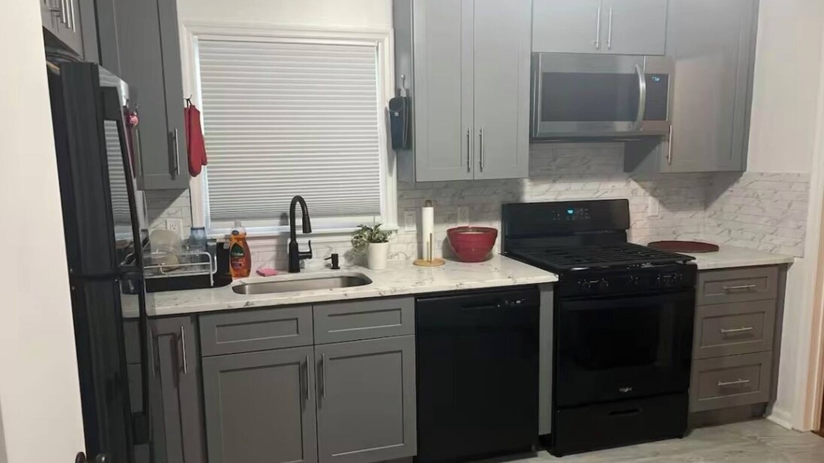 Tarrytown Apartment | Charming 2-bedroom apartment with AC, WiFi in lovely Tarrytown