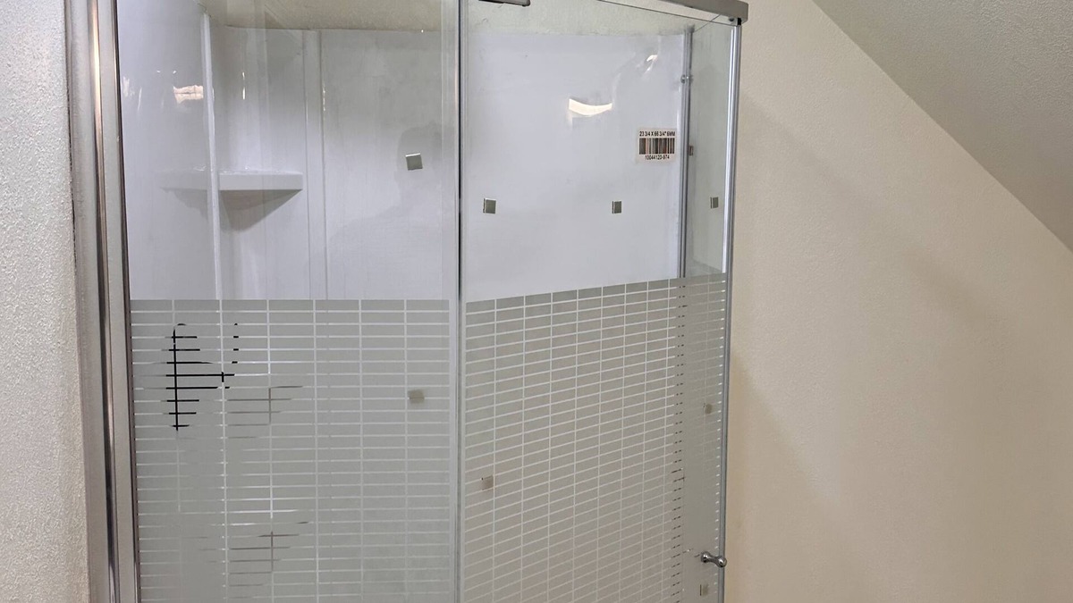 Marshall Apartment | Charming 2-bedroom apartment with WiFi, AC in wonderful Marshall.