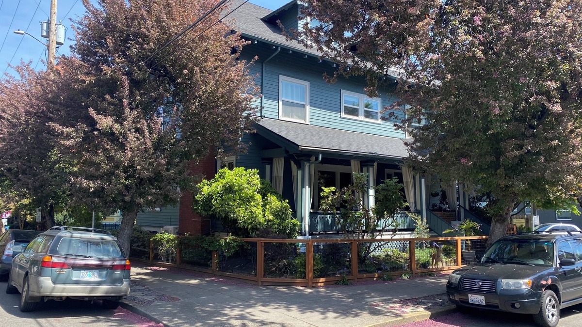 Nob Hill Apartment | Charming 2-bedroom apartment in vibrant NW Portland