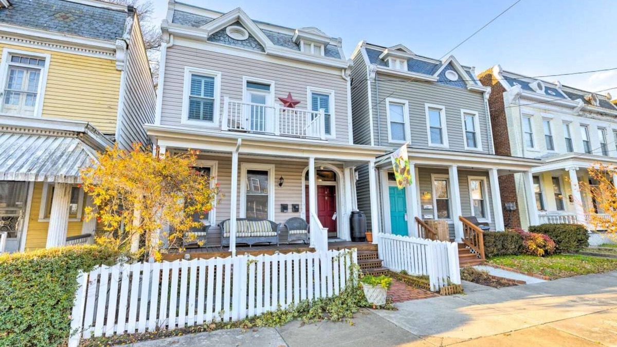 Church Hill Apartment | Charming 2-bedroom apartment in marvelous Richmond with AC, WiFi