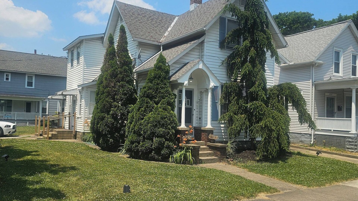 Sandusky Apartment | Charming 2-bedroom apartment with WiFi, AC in Sandusky