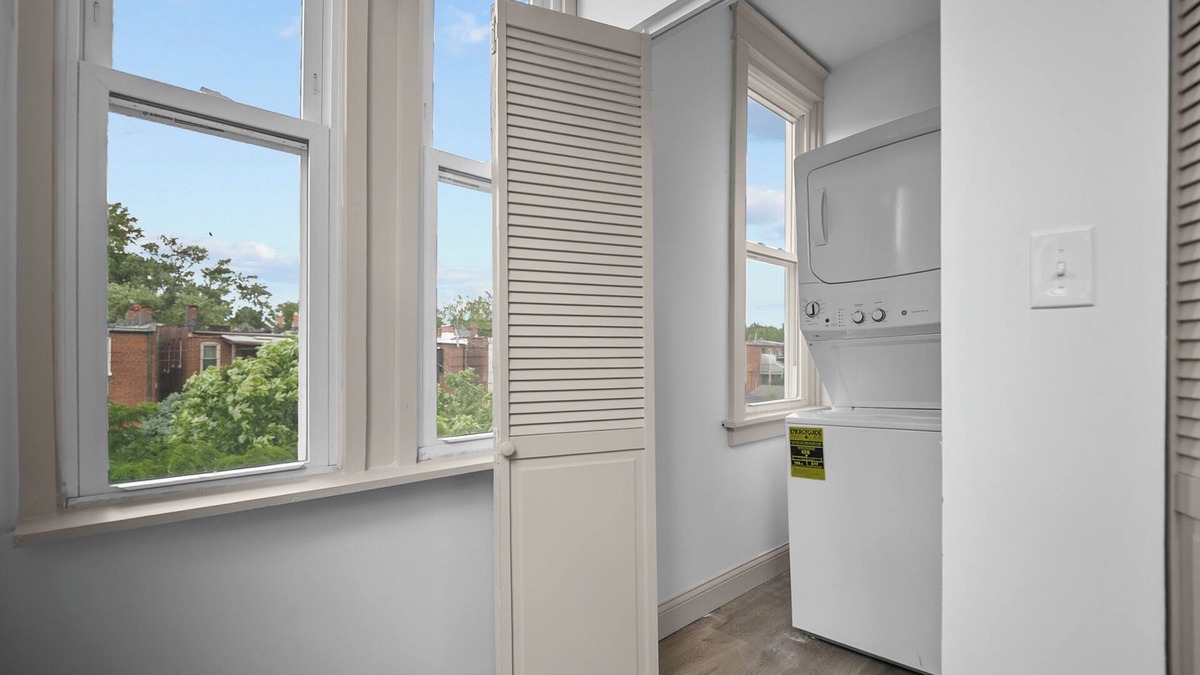 Shaw Apartment | Charming 2-bedroom apartment in superb St. Louis with WiFi, AC