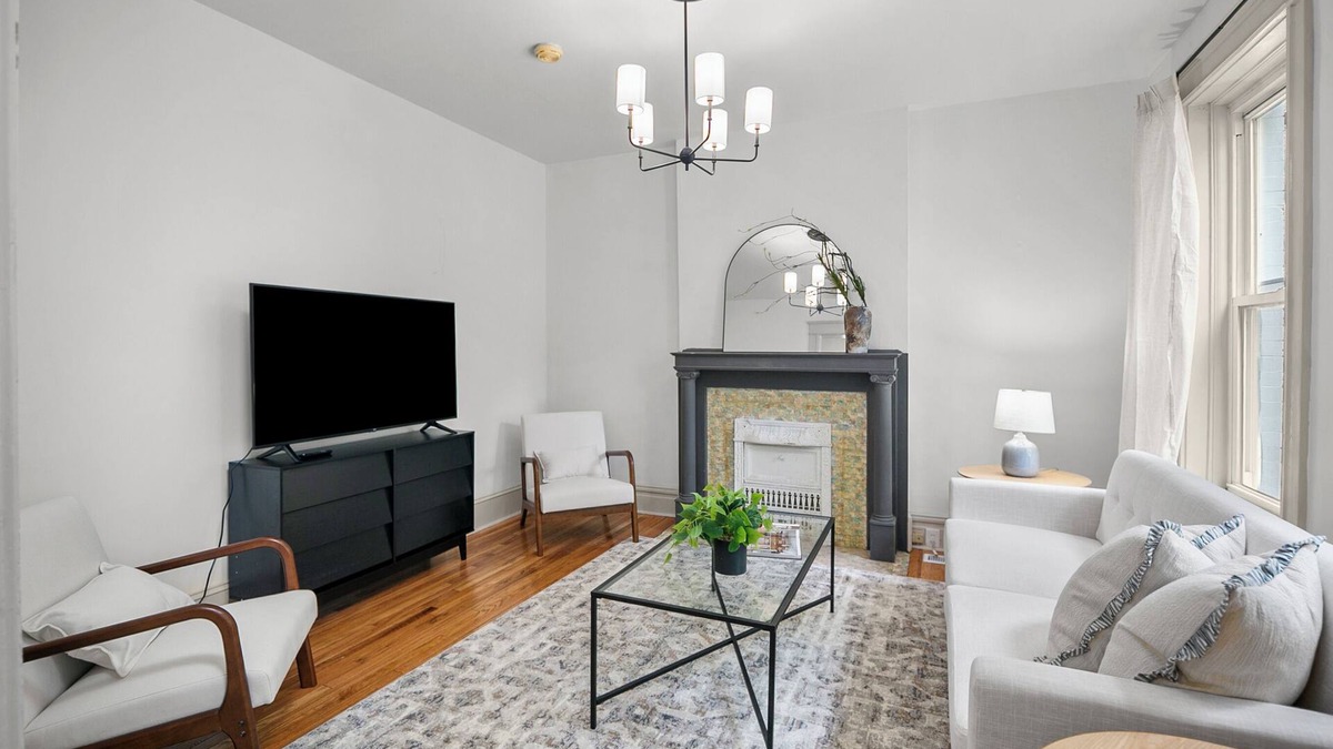 Shaw Apartment | Charming 2-bedroom apartment in lovely St. Louis with WiFi, AC