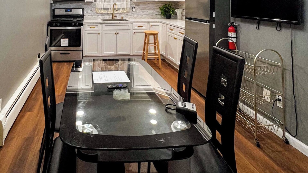 Passaic Apartment | Charming 2-bedroom apartment with WiFi Close to NYC