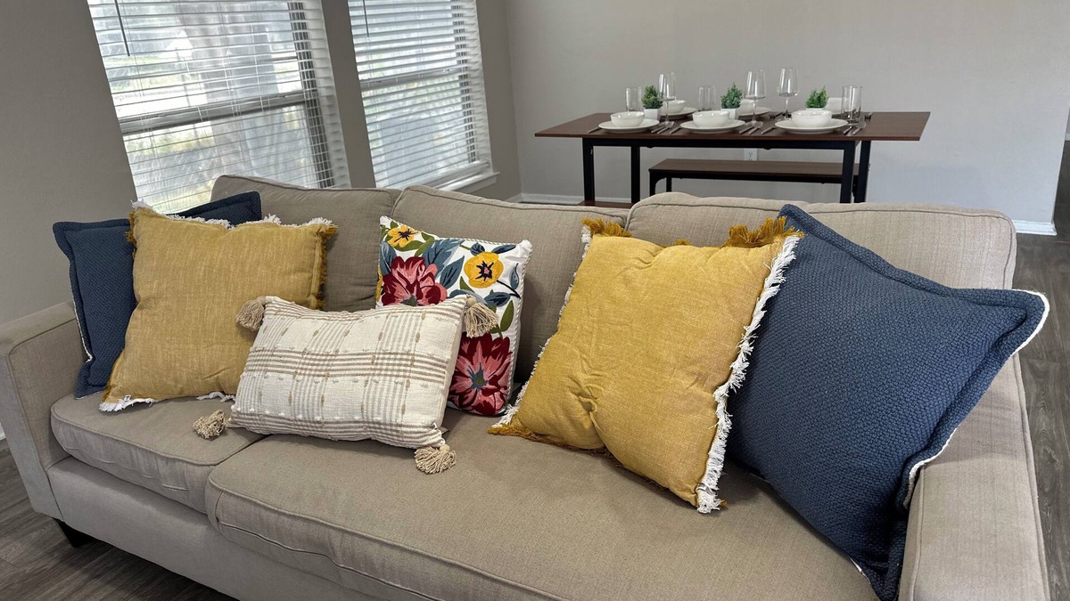 Sherman Apartment | Charming 2-bedroom apartment in brilliant Sherman with WiFi, AC