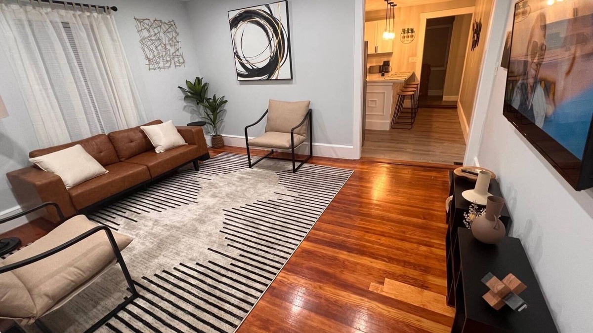 Sharon Apartment | Charming 2-bedroom apartment in nice Sharon with WiFi, AC near Gillette Stadium